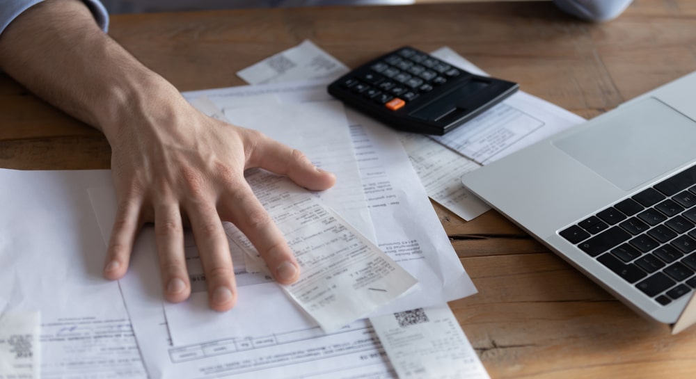 Individual,Entrepreneur,Make,Analysis,Of,Firm,Expenses,,Accountant,Do,Paperwork